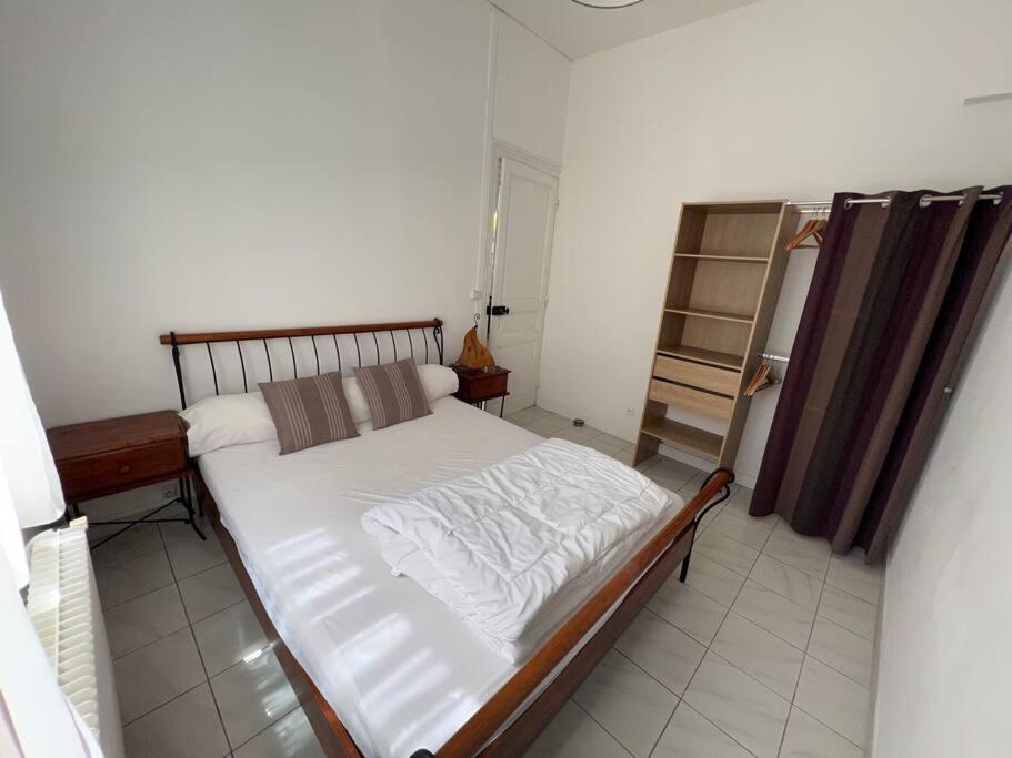 Belle Maison Quartier Henriville, Proche Centre Apartment *