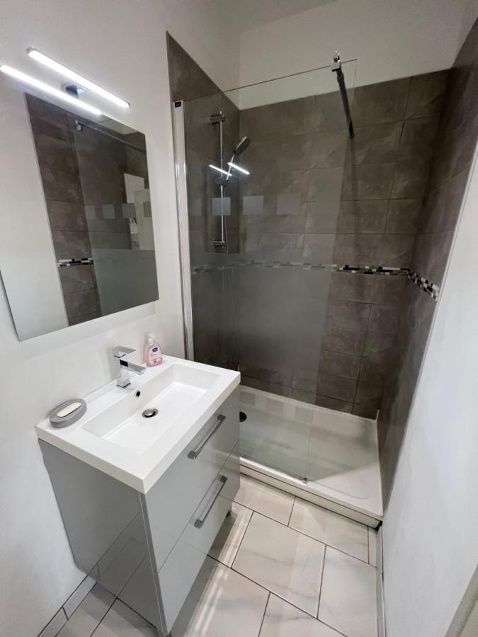 Belle Maison Quartier Henriville, Proche Centre Apartment *
